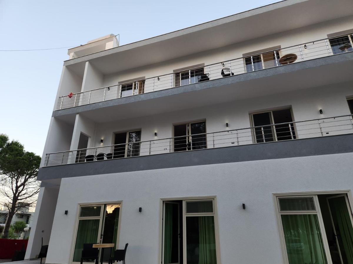 Vlorë Sea Front Villa מראה חיצוני תמונה