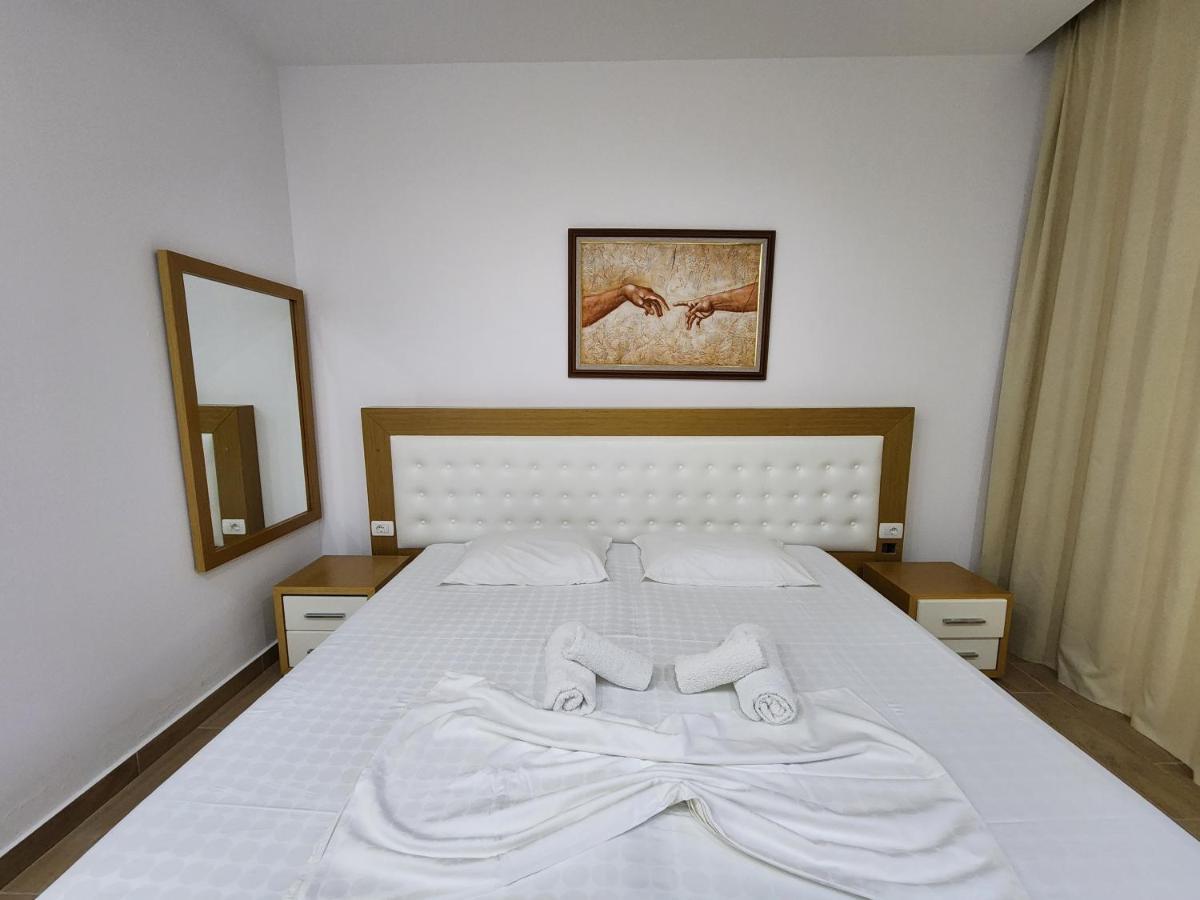 Vlorë Sea Front Villa מראה חיצוני תמונה