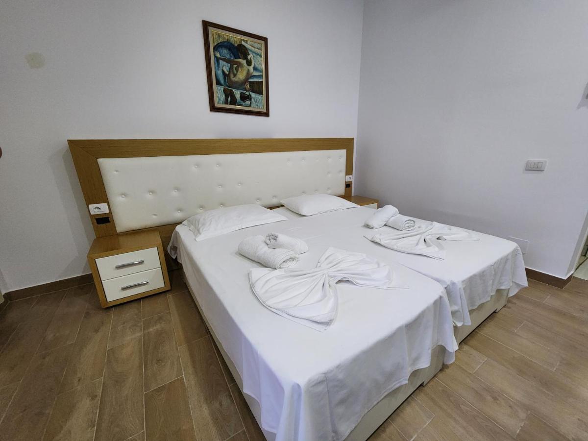 Vlorë Sea Front Villa מראה חיצוני תמונה