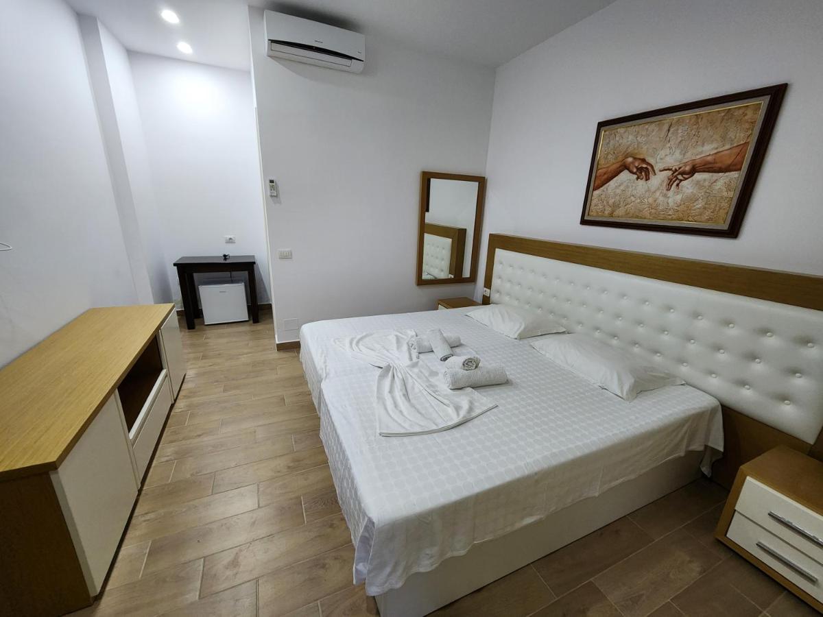 Vlorë Sea Front Villa מראה חיצוני תמונה
